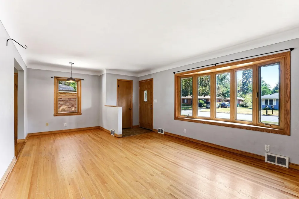 785 Grandview Avenue W Roseville, MN 55113
