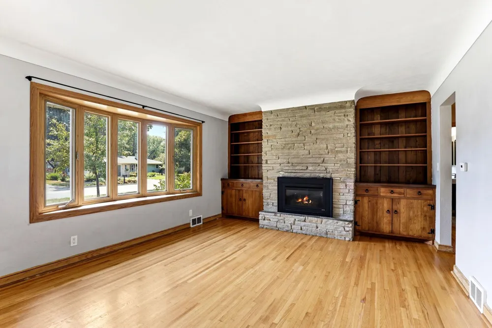 785 Grandview Avenue W Roseville, MN 55113
