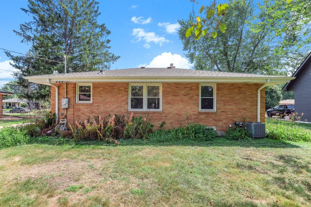 785 Grandview Avenue W Roseville, MN 55113