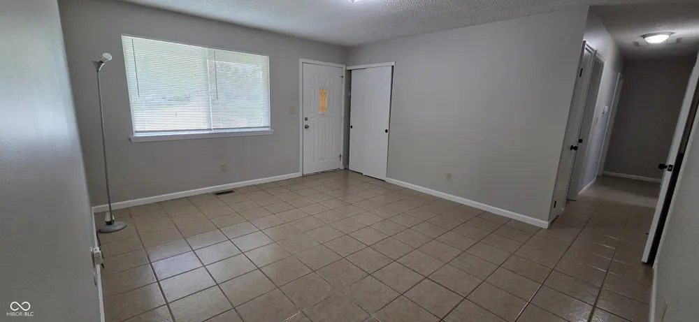 9445 Burrwood Circle Indianapolis, IN 46235