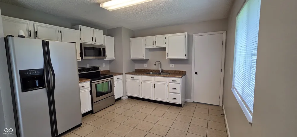9445 Burrwood Circle Indianapolis, IN 46235