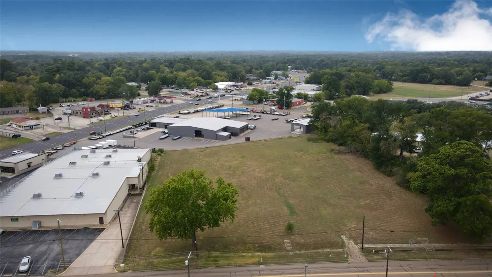 325 Jefferson Street Pittsburg, TX 75686