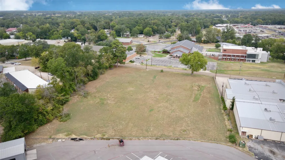 325 Jefferson Street Pittsburg, TX 75686