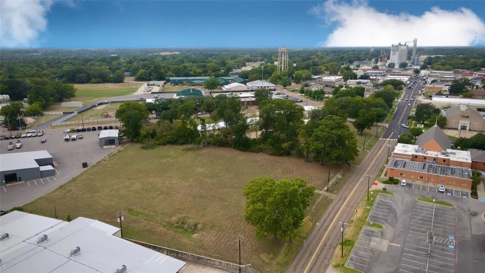 325 Jefferson Street Pittsburg, TX 75686