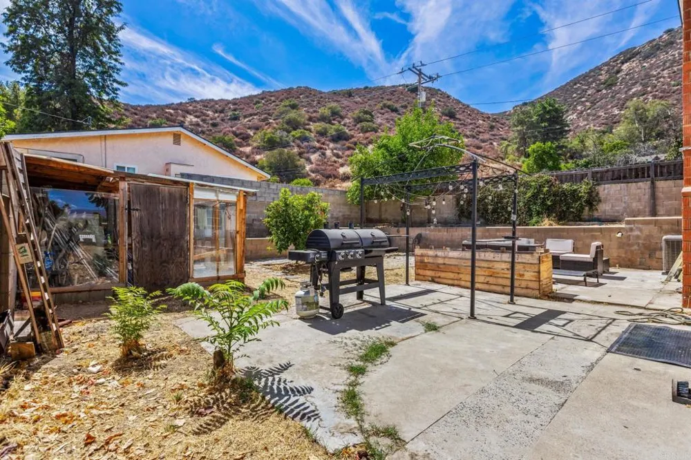 33200 Benner Street Lake Elsinore, CA 92530