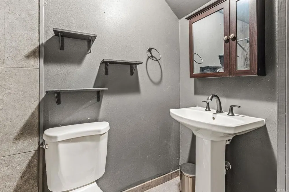 33200 Benner Street Lake Elsinore, CA 92530
