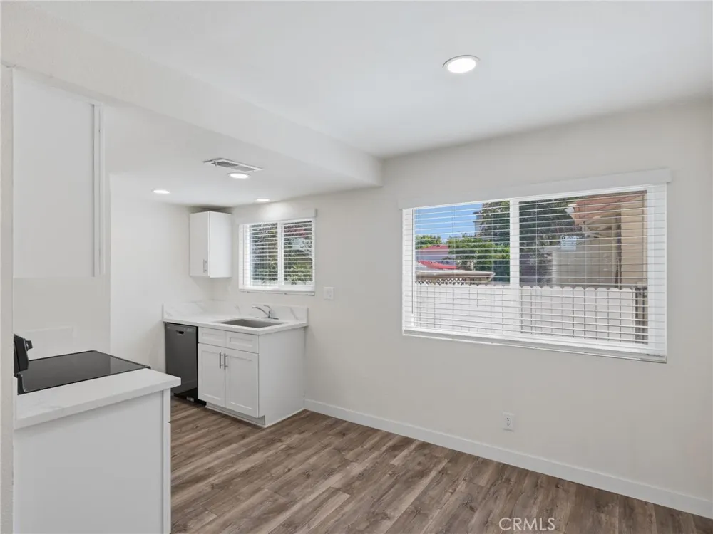 104 Atlantic #B Alhambra, CA 91801