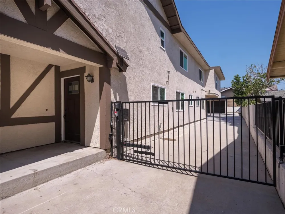 104 Atlantic #B Alhambra, CA 91801