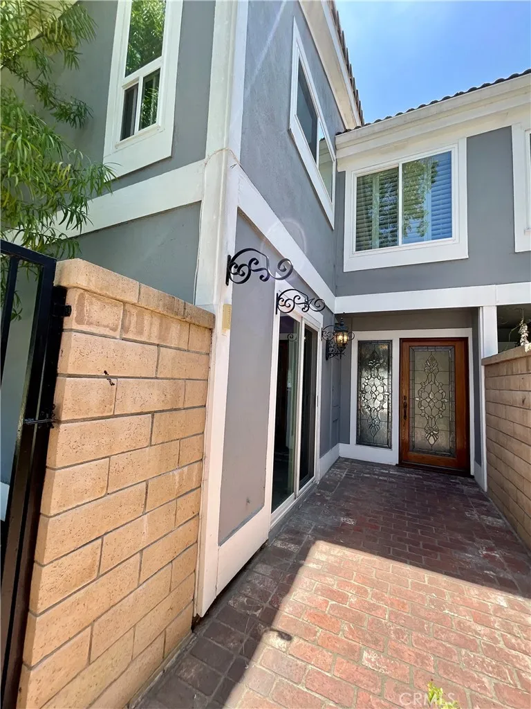 3516 Windspun Huntington Beach, CA 92649