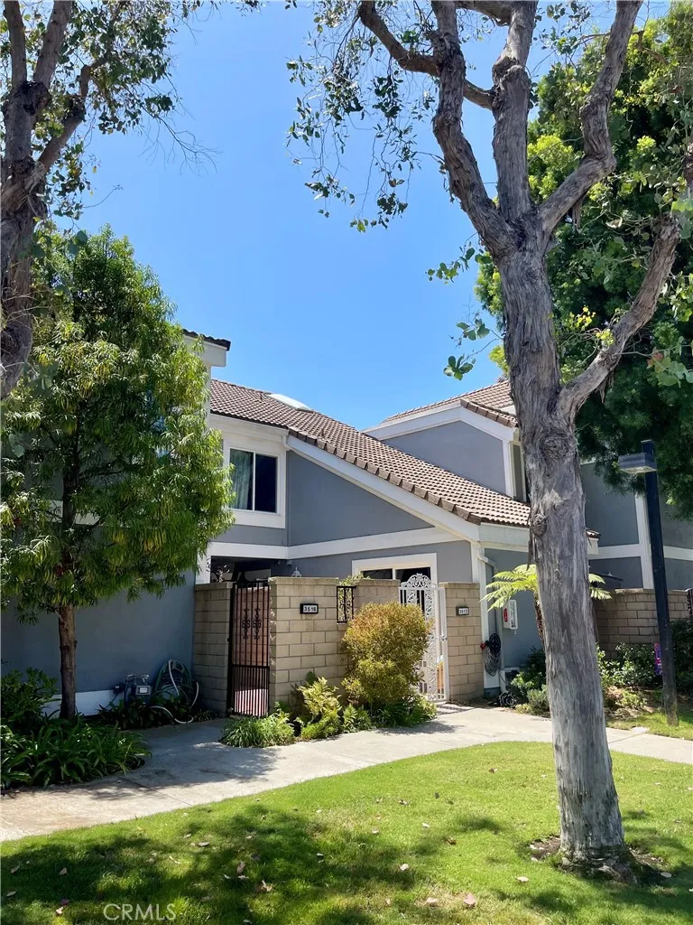 3516 Windspun Huntington Beach, CA 92649