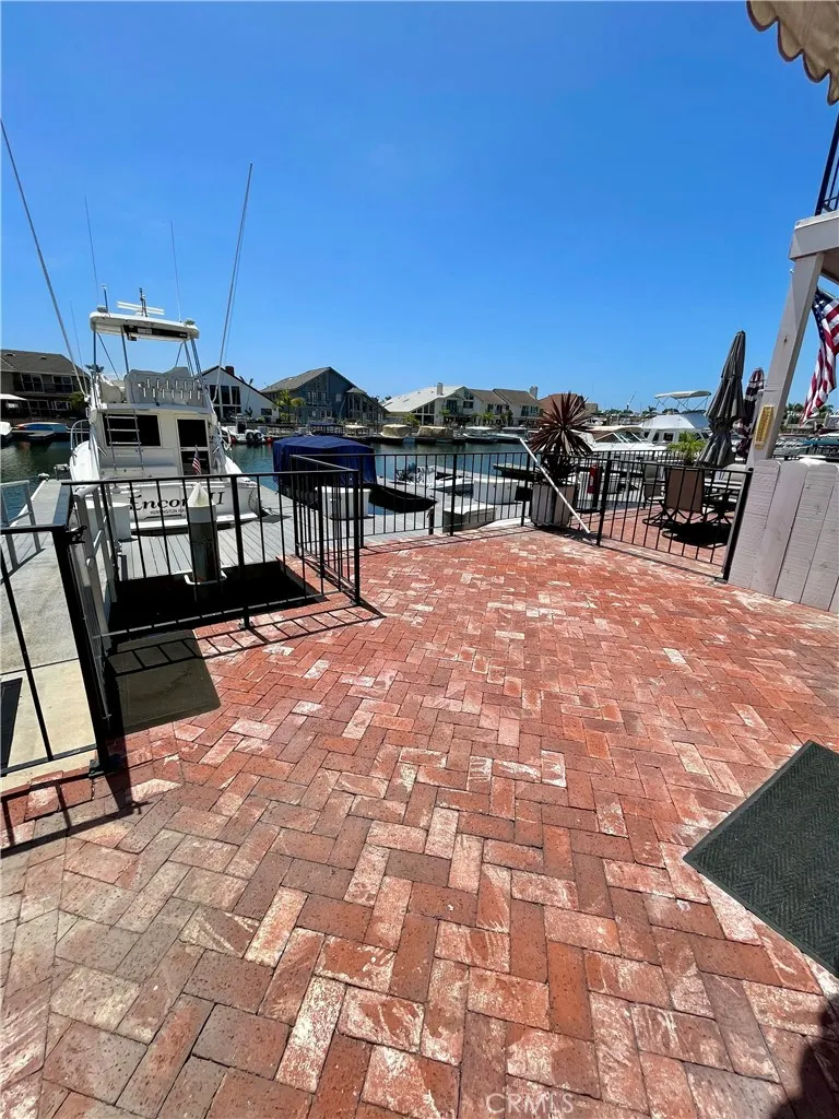 3516 Windspun Huntington Beach, CA 92649