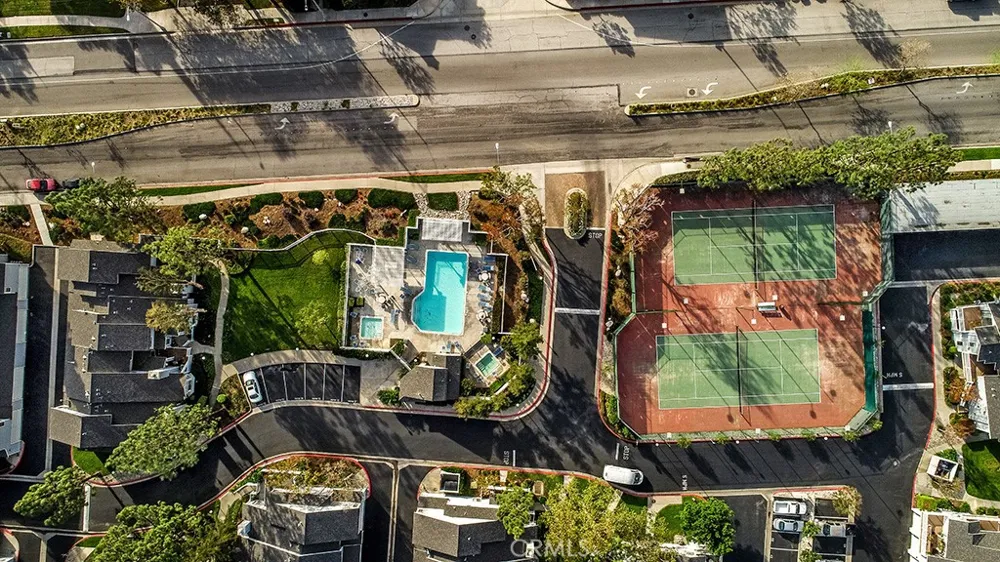 260 Evergreen Court Azusa, CA 91702