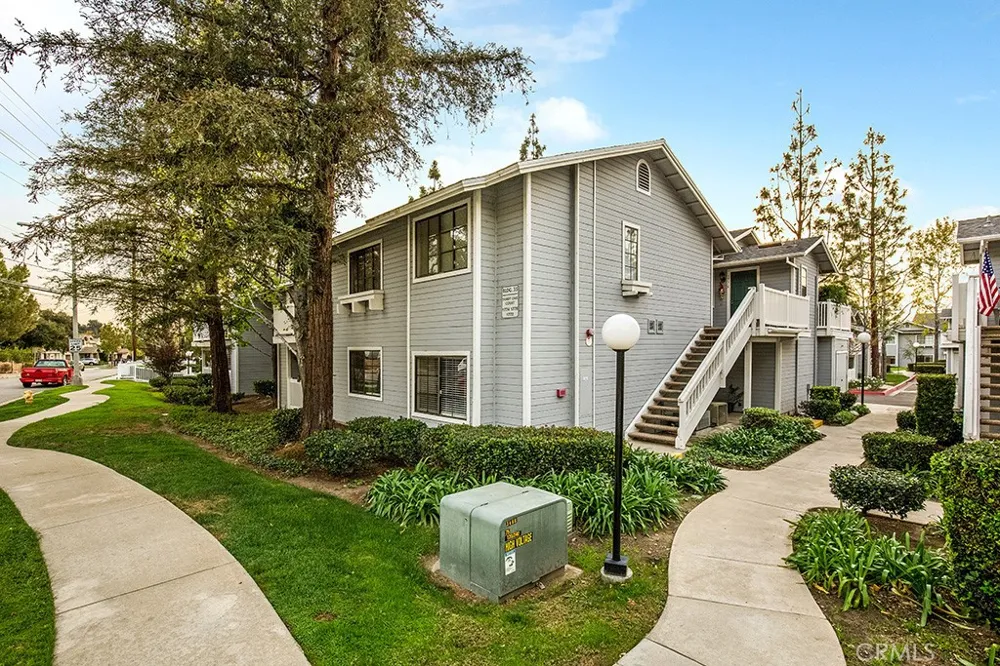 260 Evergreen Court Azusa, CA 91702