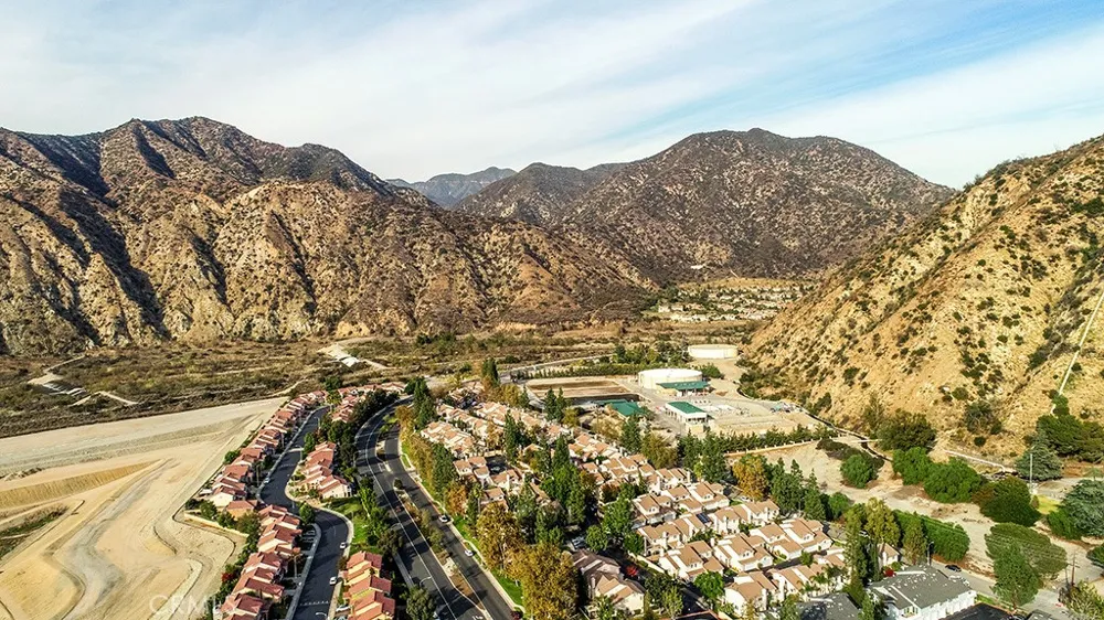 260 Evergreen Court Azusa, CA 91702