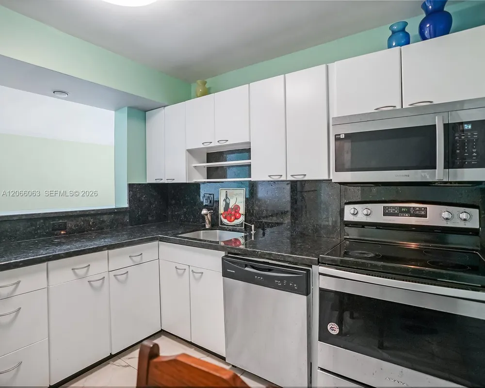 2049 S Ocean Dr #1406 Hallandale Beach, FL 33009