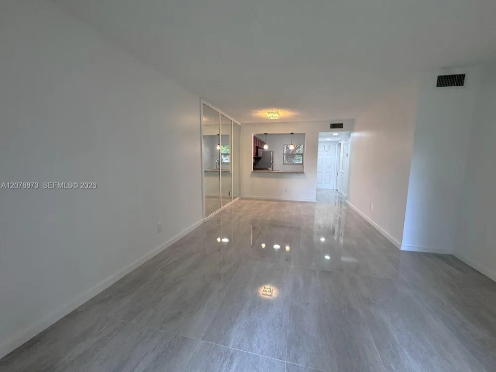 10325 NW 11th St #101 Pembroke Pines, FL 33026