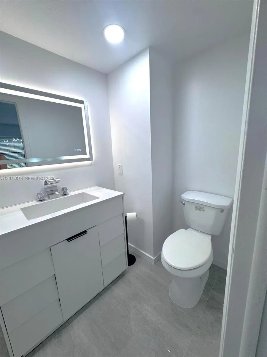 10325 NW 11th St #101 Pembroke Pines, FL 33026