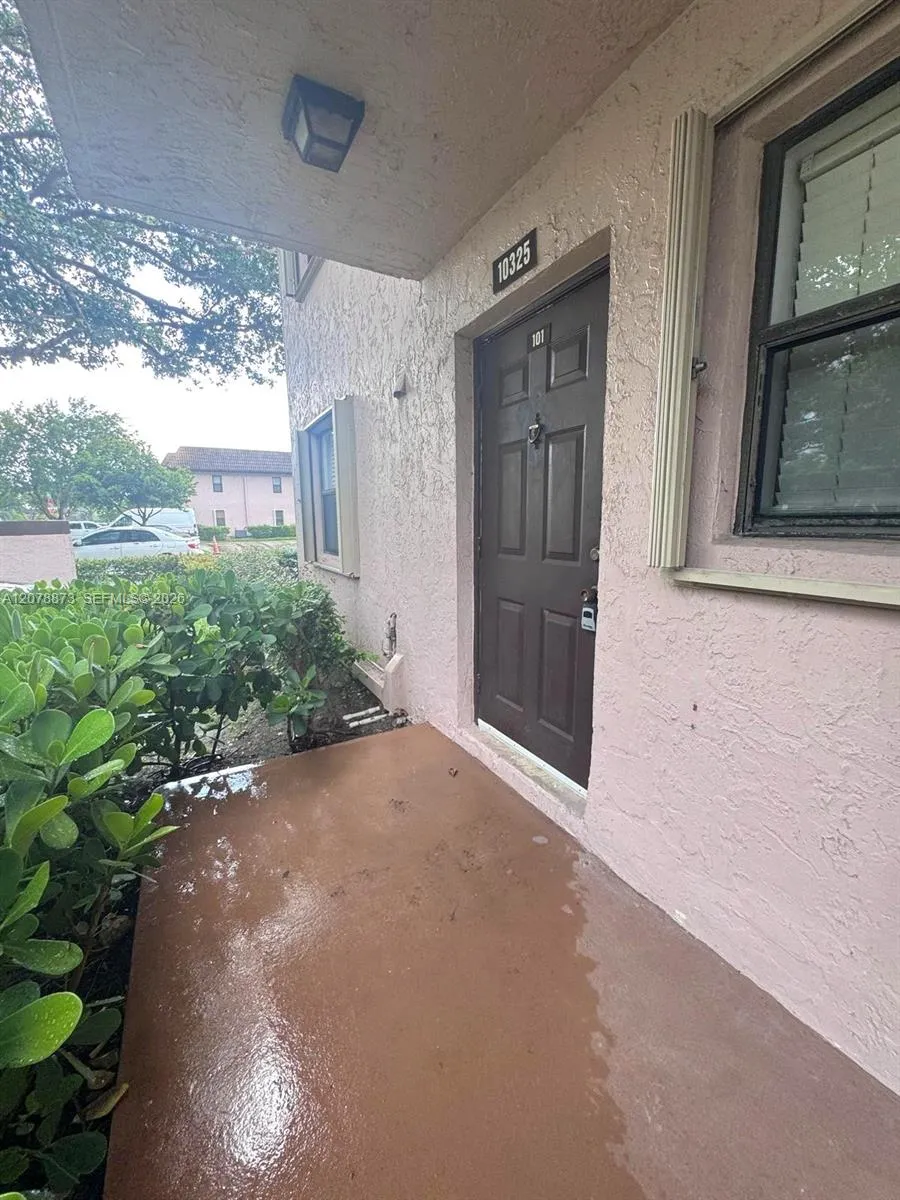 10325 NW 11th St #101 Pembroke Pines, FL 33026