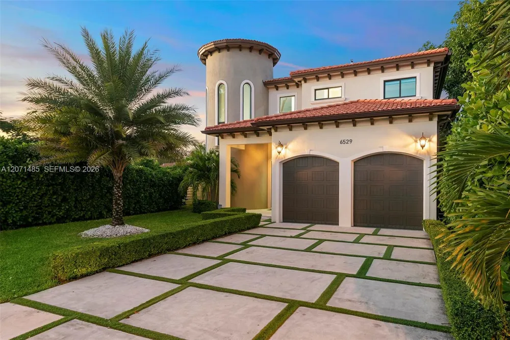 6529 SW 30th St Miami, FL 33155