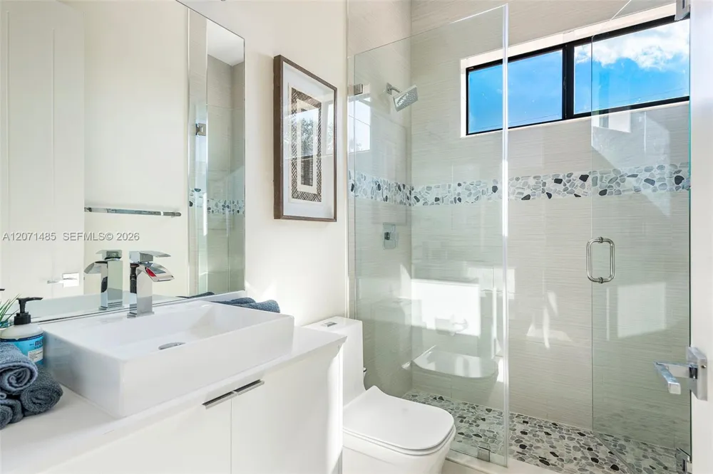6529 SW 30th St Miami, FL 33155