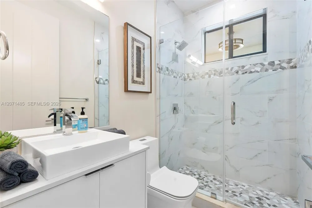 6529 SW 30th St Miami, FL 33155
