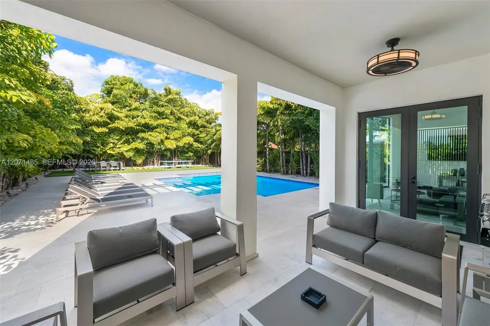 6529 SW 30th St Miami, FL 33155