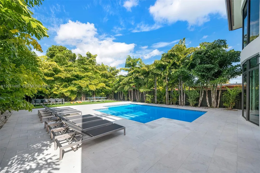 6529 SW 30th St Miami, FL 33155