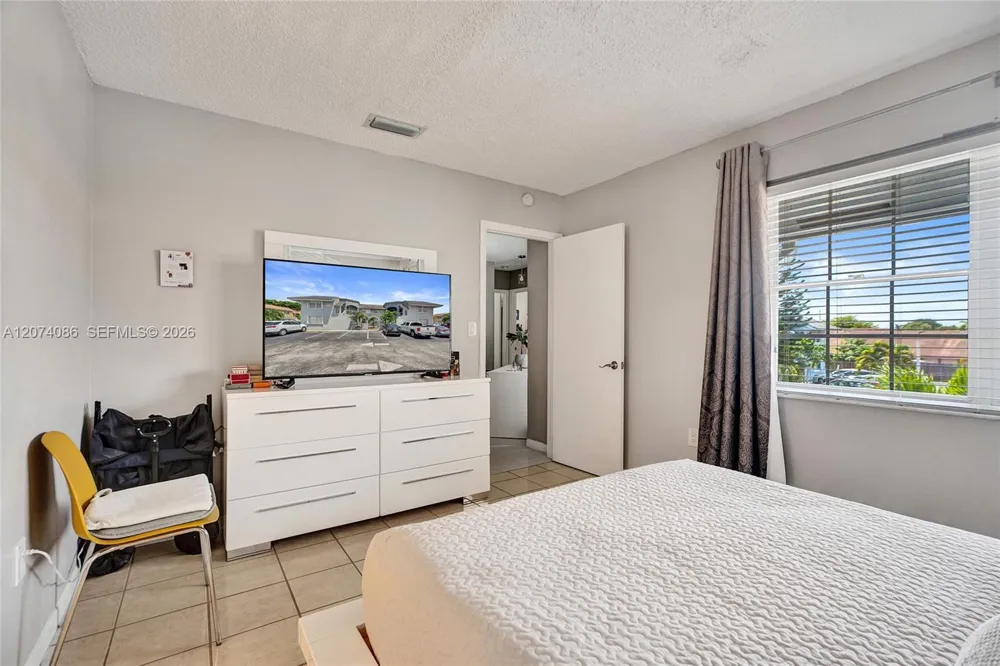 15645 SW 74th Cir Dr #6-5 Miami, FL 33193