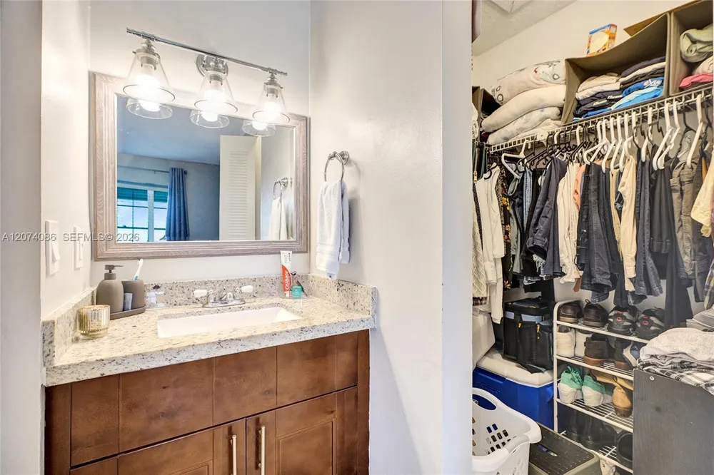 15645 SW 74th Cir Dr #6-5 Miami, FL 33193