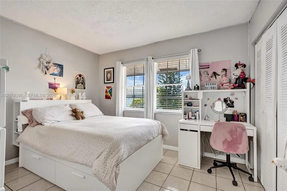 15645 SW 74th Cir Dr #6-5 Miami, FL 33193