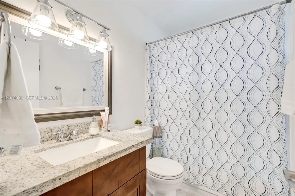 15645 SW 74th Cir Dr #6-5 Miami, FL 33193