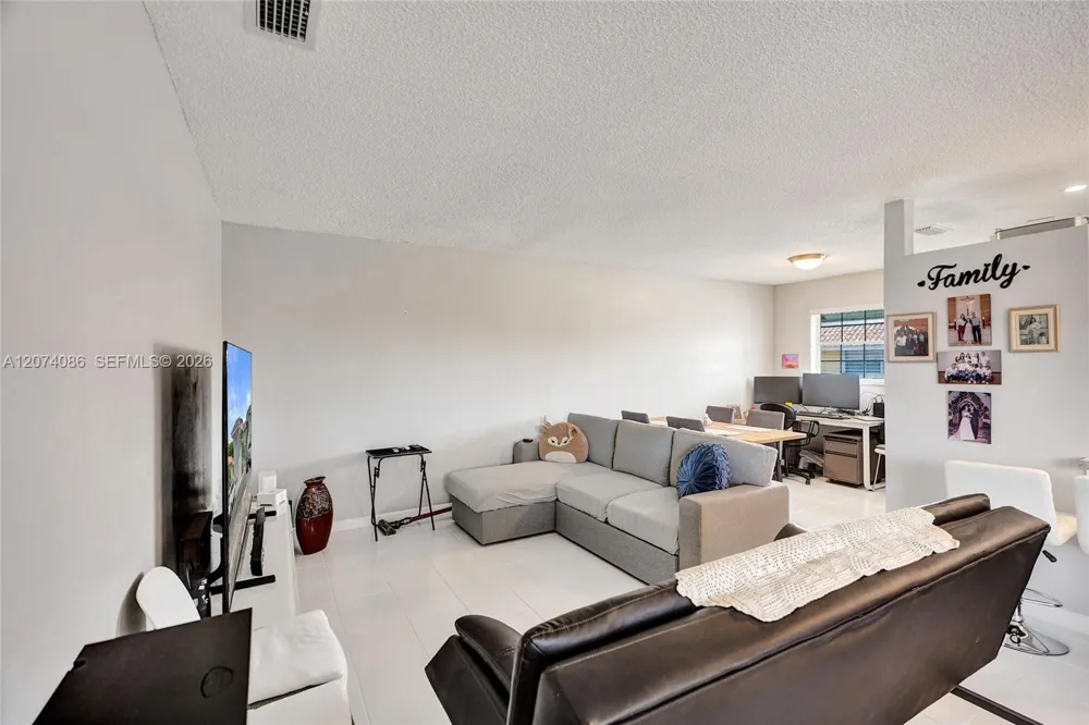 15645 SW 74th Cir Dr #6-5 Miami, FL 33193