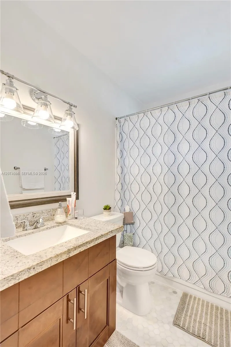 15645 SW 74th Cir Dr #6-5 Miami, FL 33193