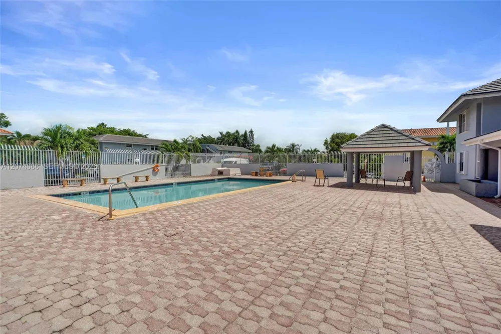 15645 SW 74th Cir Dr #6-5 Miami, FL 33193