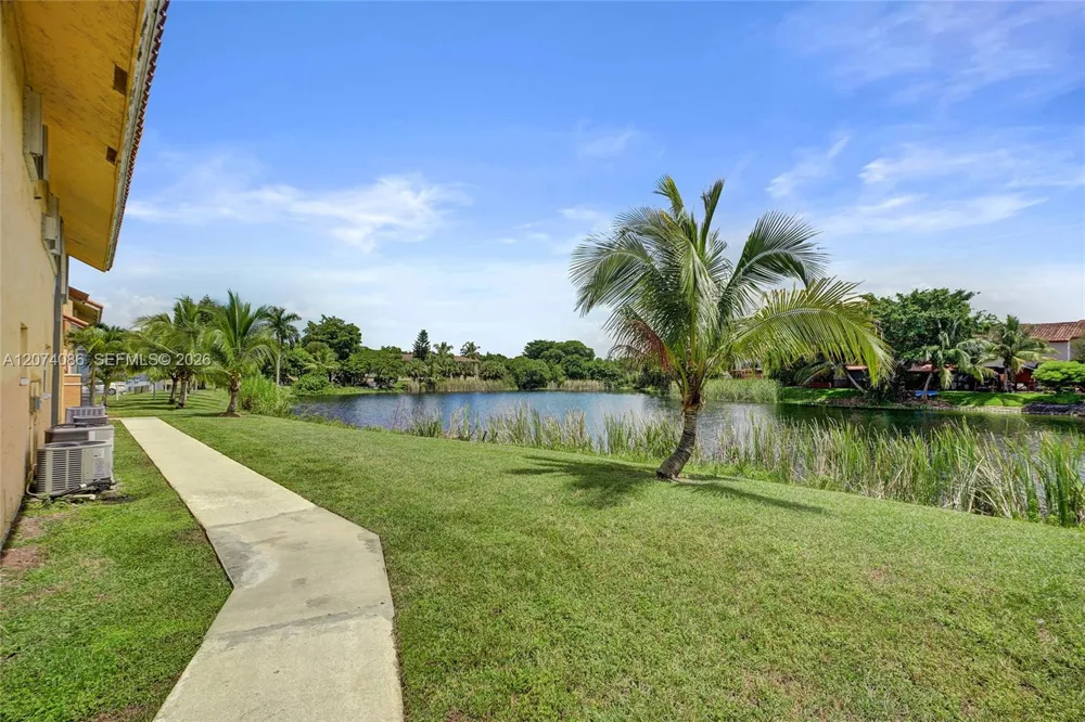 15645 SW 74th Cir Dr #6-5 Miami, FL 33193