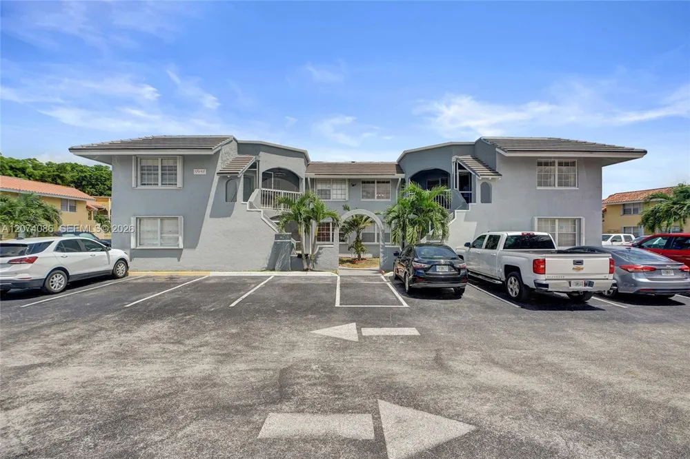 15645 SW 74th Cir Dr #6-5 Miami, FL 33193