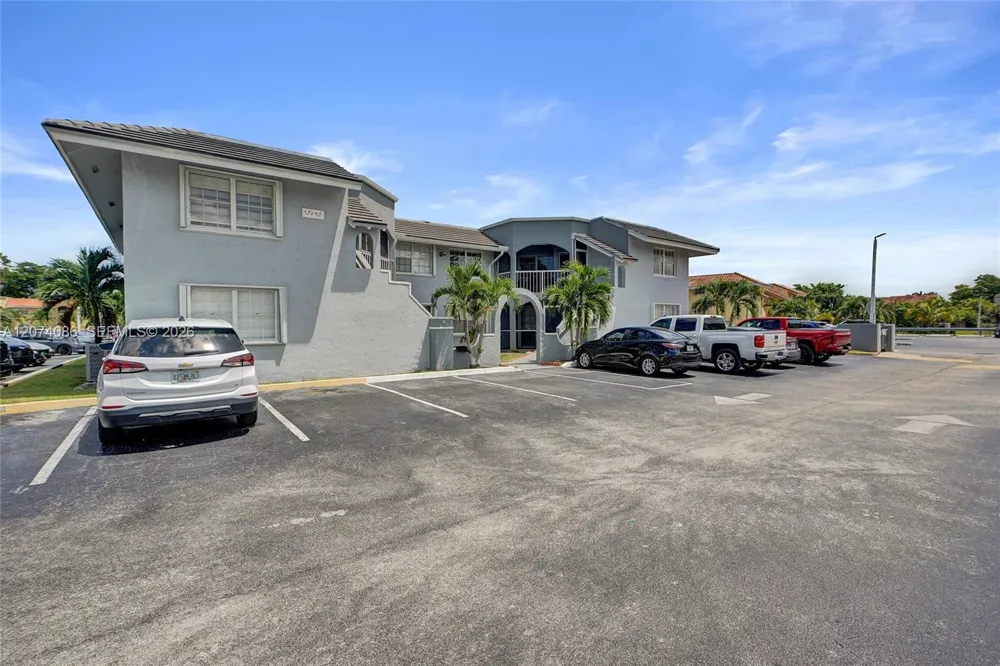 15645 SW 74th Cir Dr #6-5 Miami, FL 33193