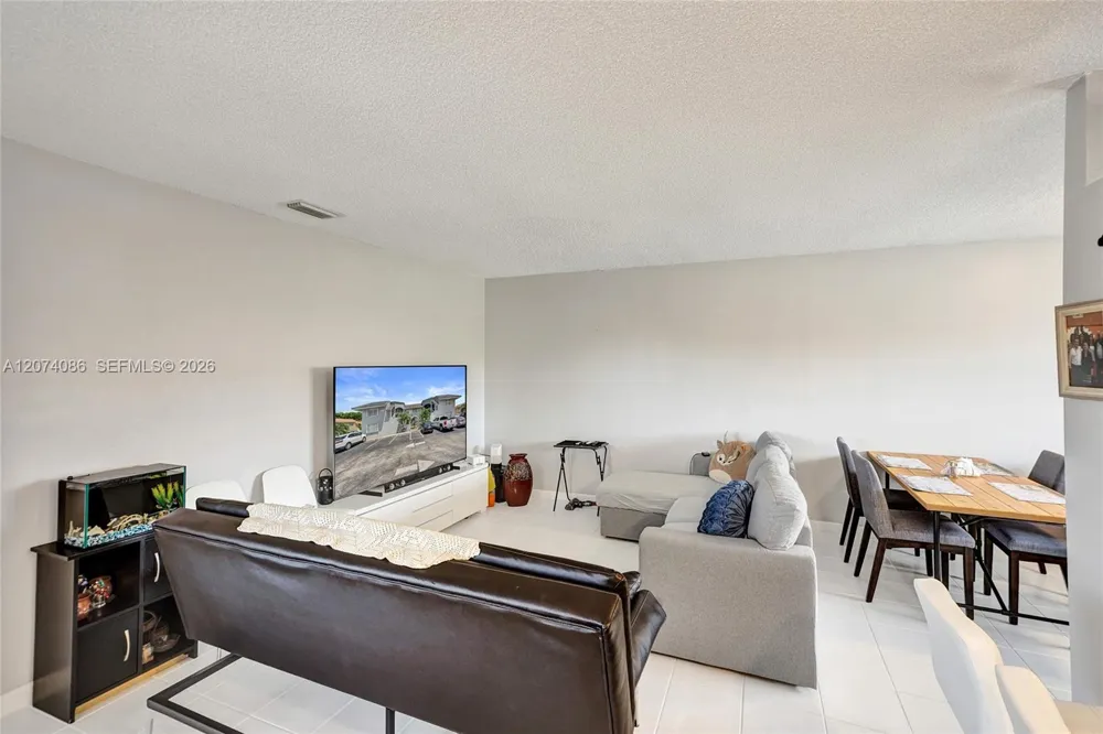 15645 SW 74th Cir Dr #6-5 Miami, FL 33193