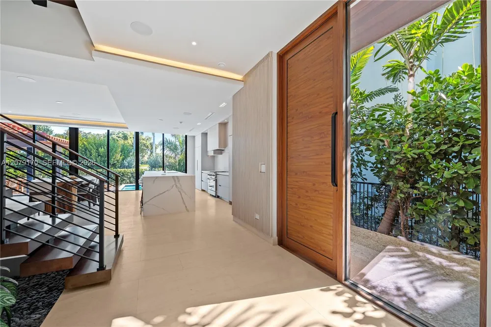 5831 Alton Rd Miami Beach, FL 33140