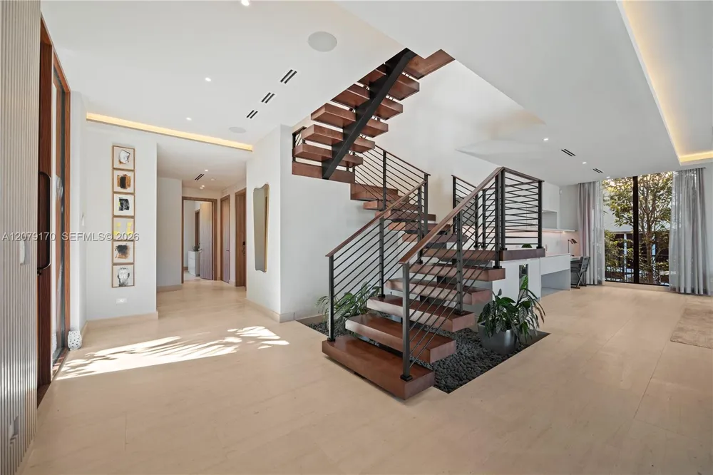 5831 Alton Rd Miami Beach, FL 33140