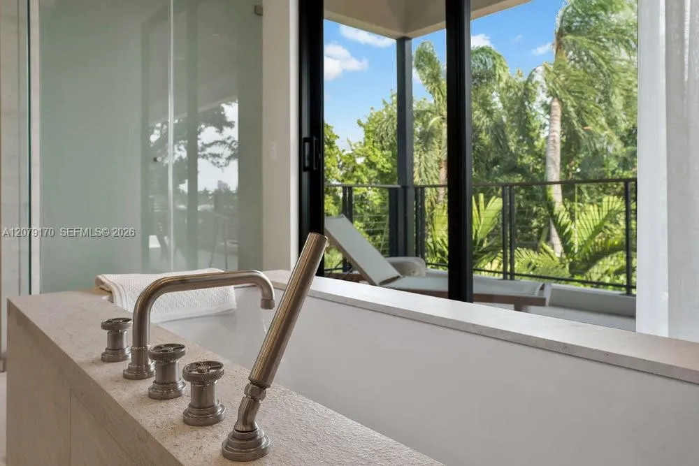 5831 Alton Rd Miami Beach, FL 33140