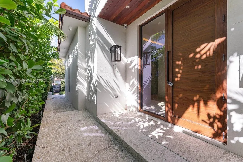 5831 Alton Rd Miami Beach, FL 33140