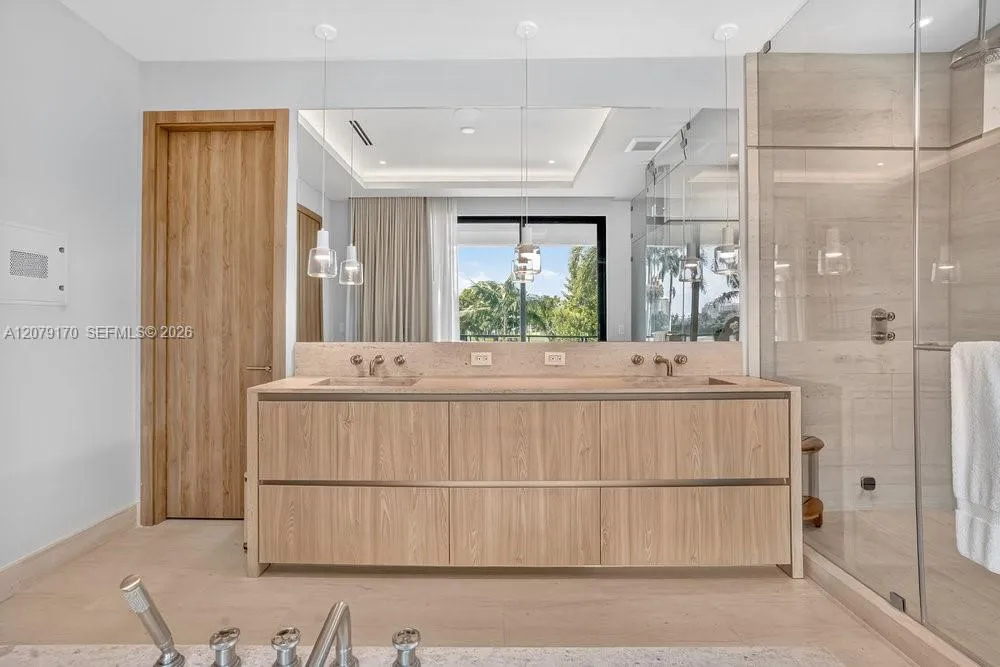 5831 Alton Rd Miami Beach, FL 33140