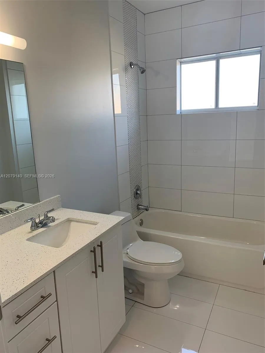 803 E 28th St #803 Hialeah, FL 33013