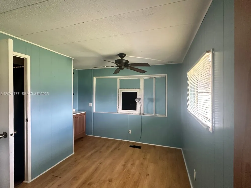 4046 67th Ln Riviera Beach, FL 33404