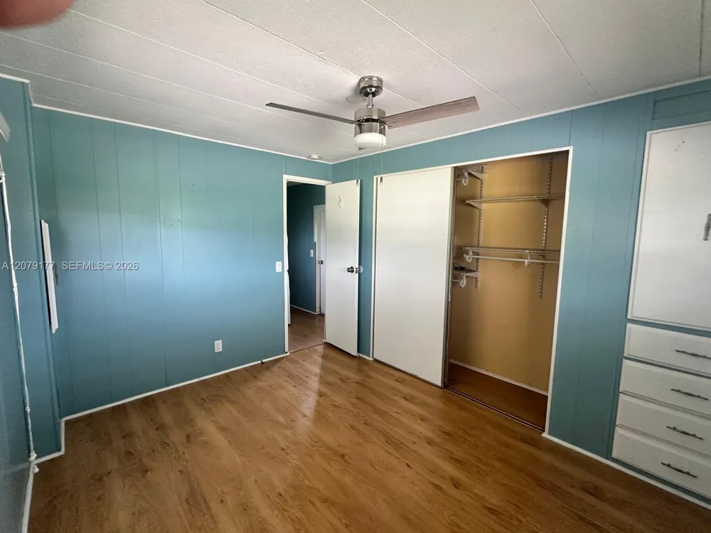 4046 67th Ln Riviera Beach, FL 33404