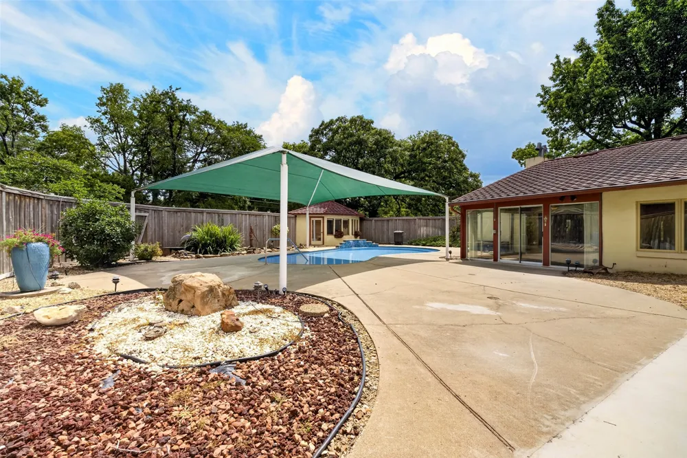 1910 Hillcrest Drive Bartlesville, OK 74003