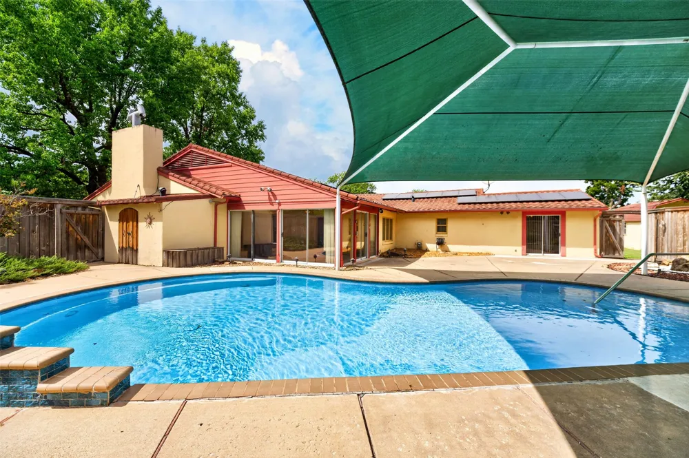 1910 Hillcrest Drive Bartlesville, OK 74003
