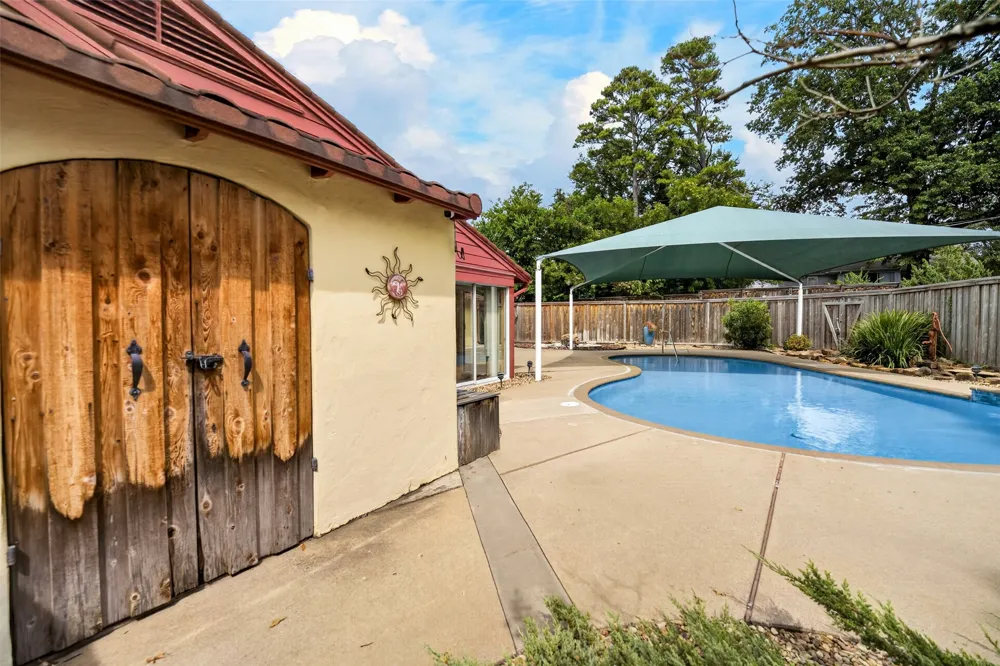 1910 Hillcrest Drive Bartlesville, OK 74003