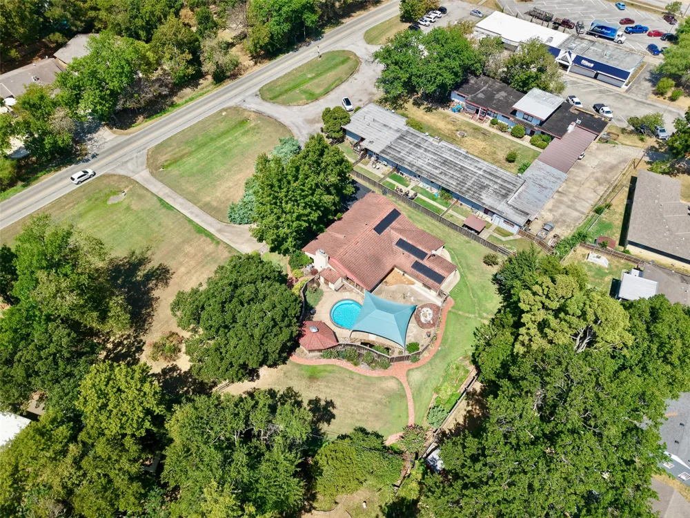 1910 Hillcrest Drive Bartlesville, OK 74003
